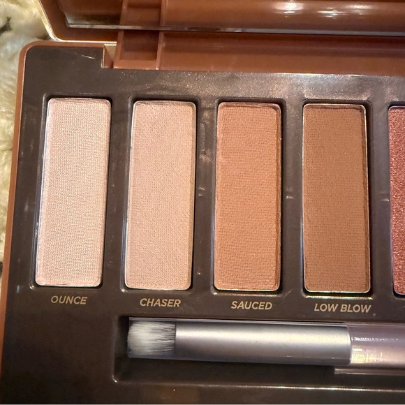 Urban Decay Naked Heat Eyeshadow Palette - Picture 4 of 6